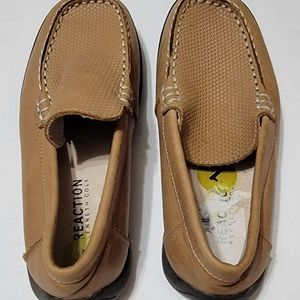 Kenneth Cole Reaction Boys Sz 1 Tan Loafer Shoes